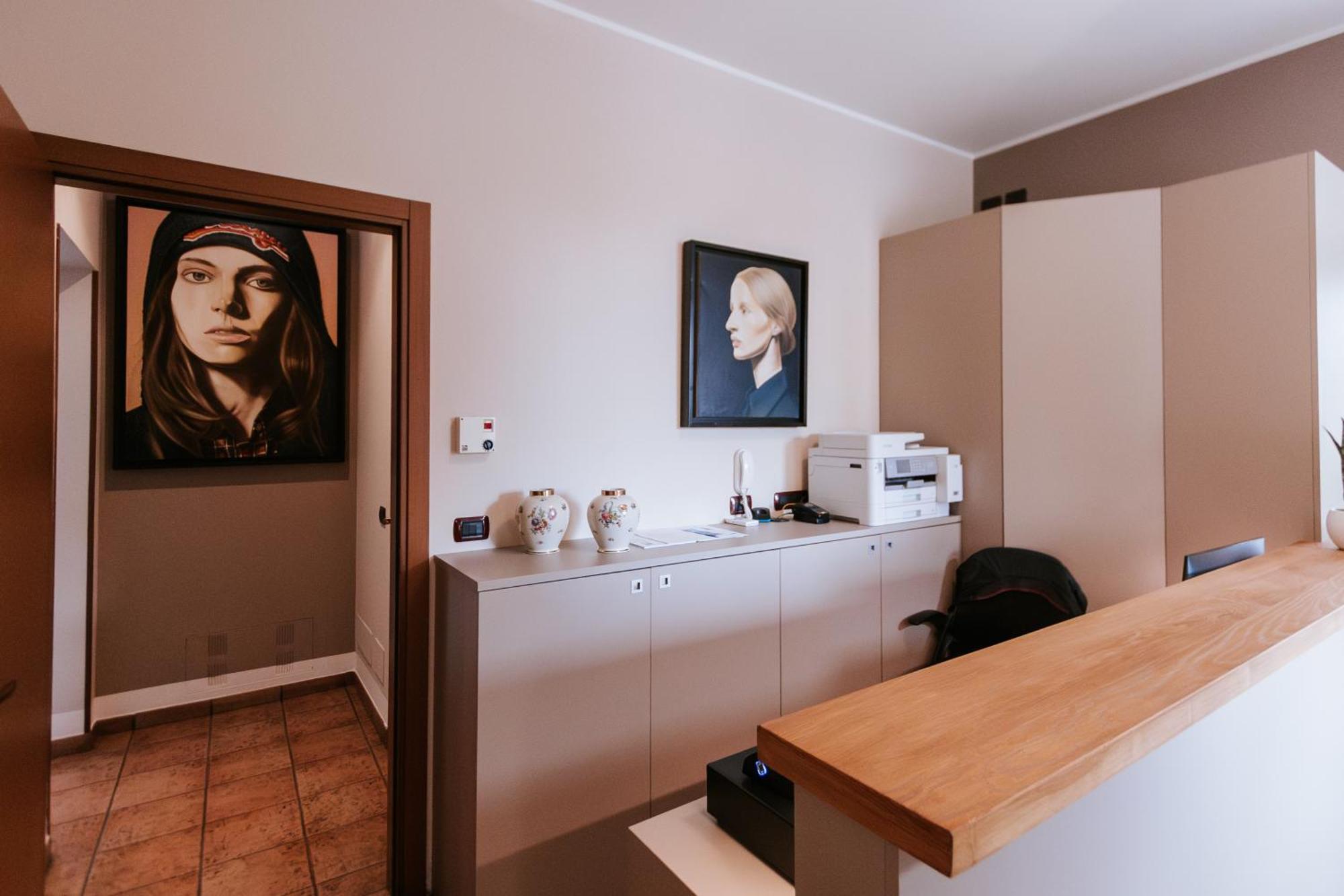 Manfredi Ristorante Con Alloggio Romentino ภายนอก รูปภาพ